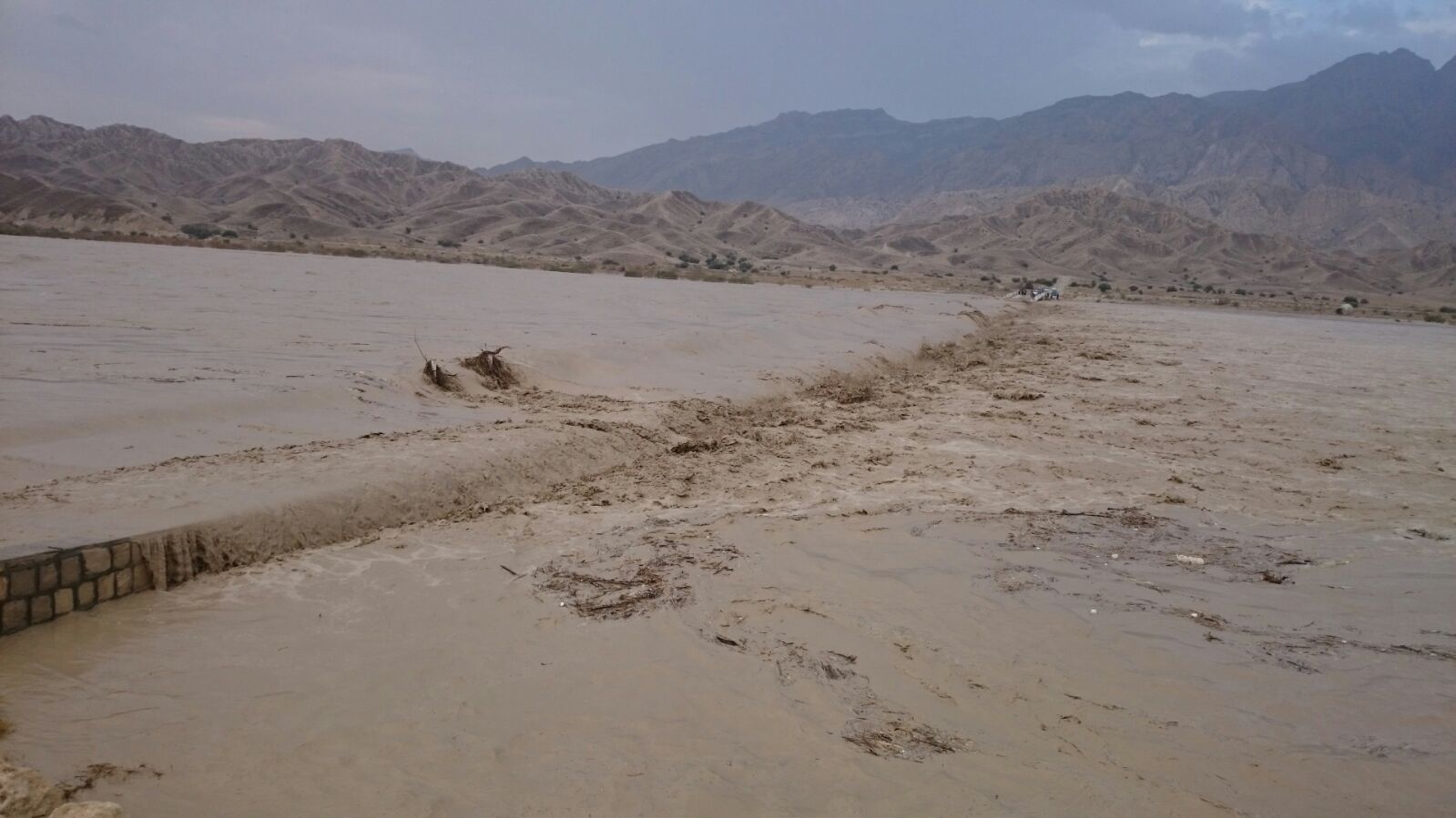 پل ارتباطی کردلان به زیر آب رفت