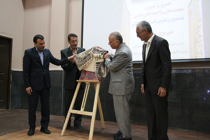 “دیباچه ای بر تاریخ دشتی” در خورموج  رونمایی شد