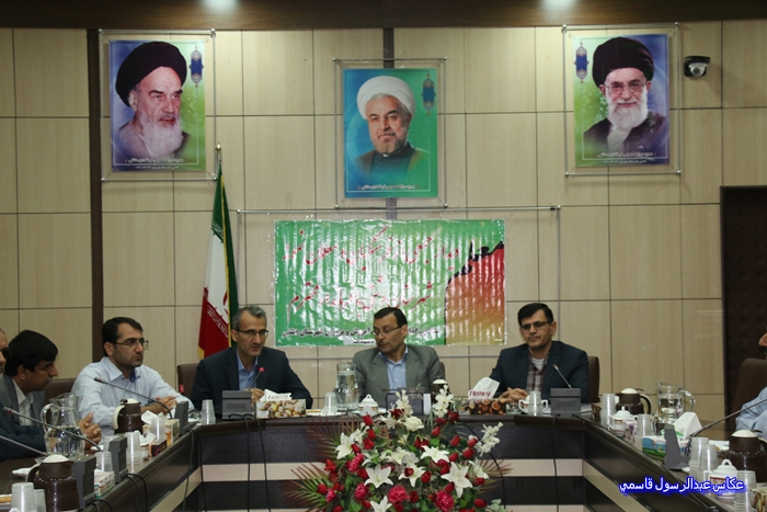 دیدار جمعی ازفرهنگیان و معلمان نمونه آموزش وپرورش دشتی با فرماندار