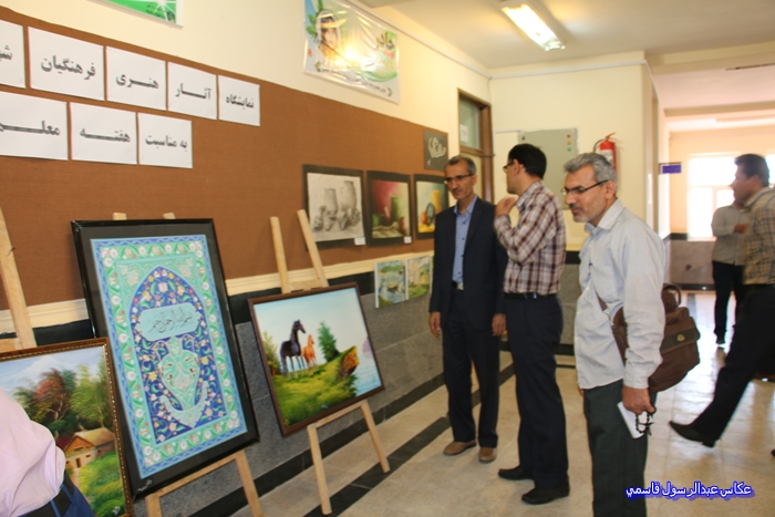 افتتاح نمایشگاه هنرهای تجسمی هنرمندان فرهنگی آموزش وپرورش دشتی