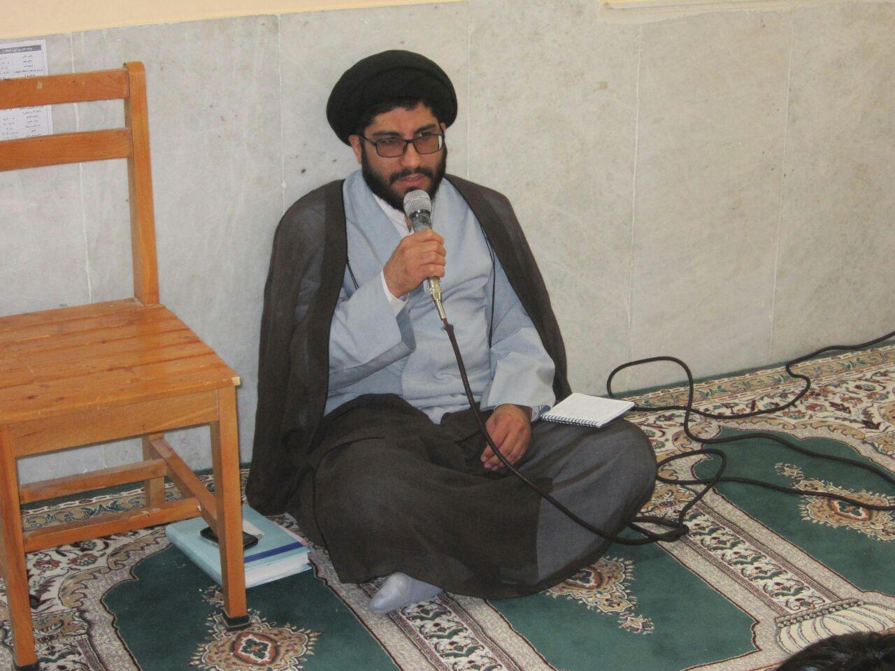 حضور روحانیون در جمع معتکفان شهر بادوله