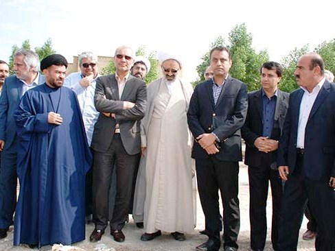 بازدید قائم مقام وزیر بهداشت از پروژه ی کلینیک تخصصی بیمارستان زینبیه خورموج + تصاویر